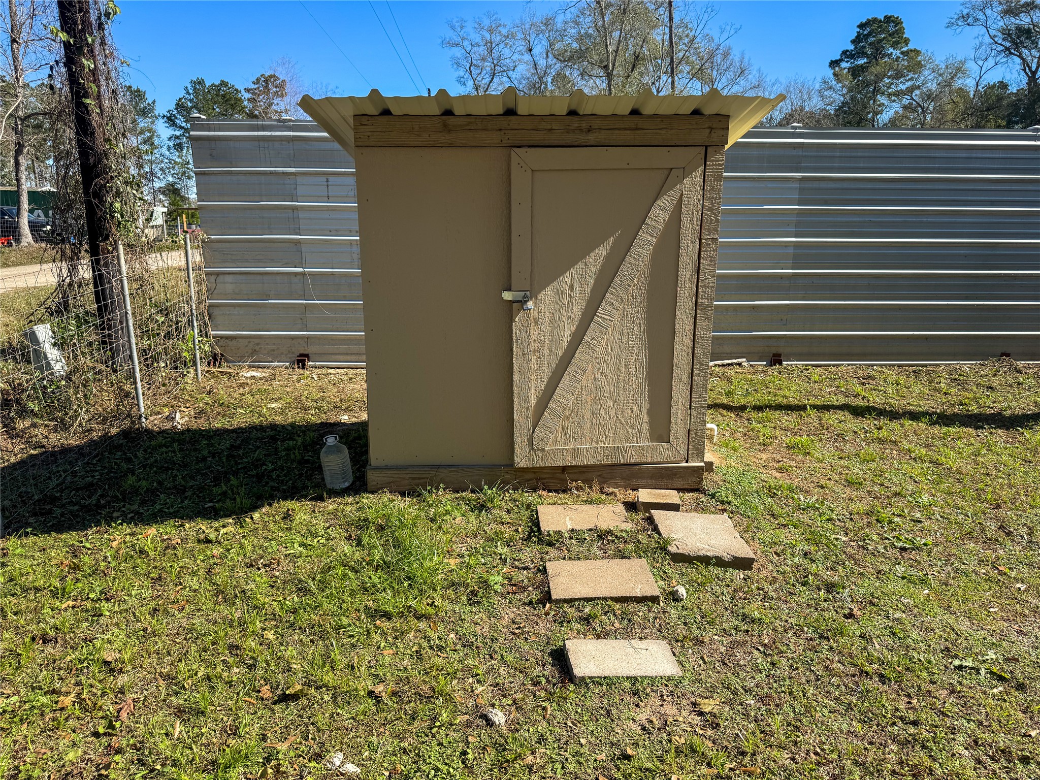 39 County Road 3478 Cleveland, TX 77327 - Photo 19 of 20 Well house