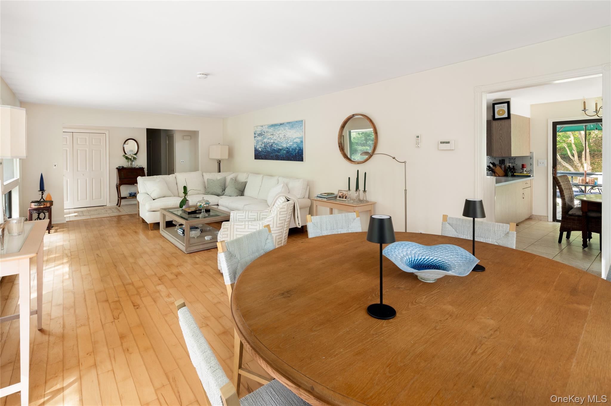 29 Alice Road Mount Kisco, NY 10549 - Photo 11 of 24 Dining area