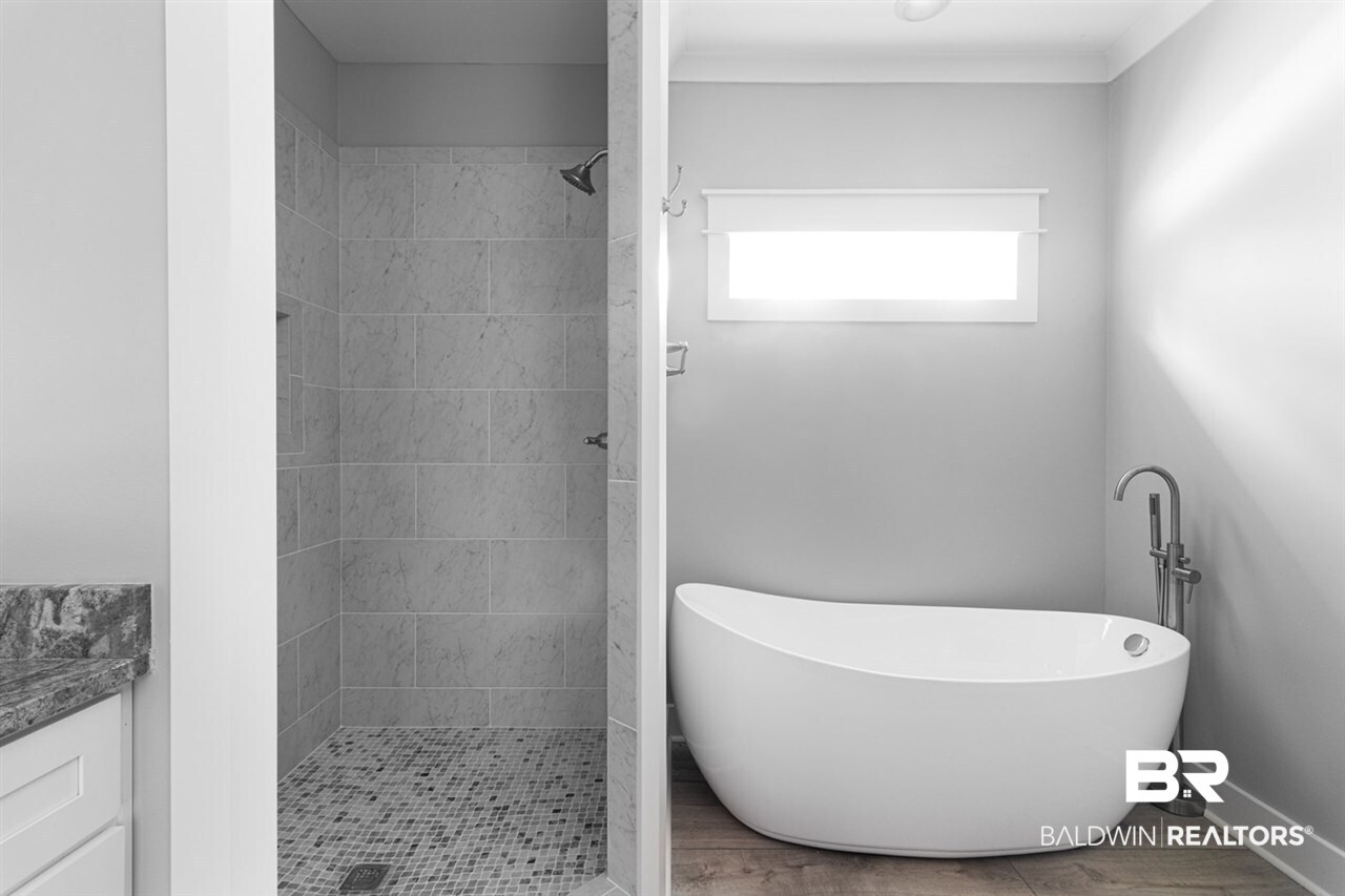 24595 Tarpon Lane Orange Beach, AL 36561 - Photo 14 of 24 Stand Up Shower & Tub