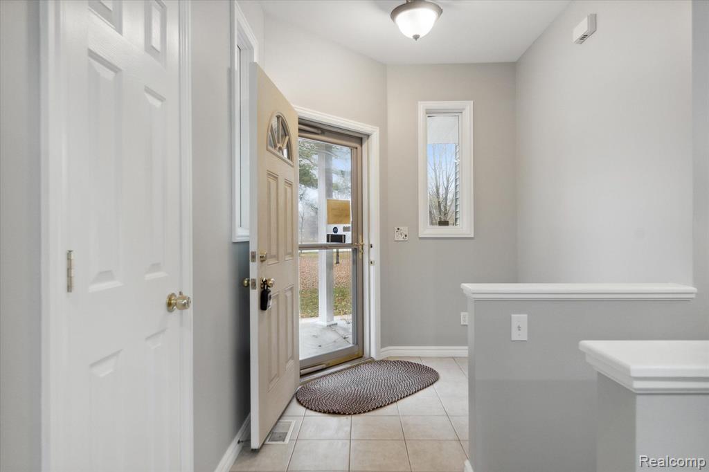5483 Oleksyn Road Flint, MI 48504 - Photo 10 of 37