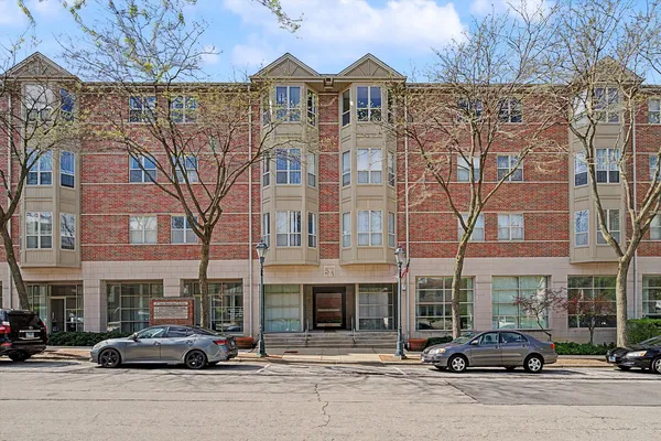 $220,000 | 57 East Hattendorf Avenue, Unit 407, Roselle, IL 60172