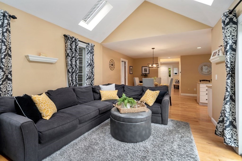 149 Chestnut Street Hudson, MA 01749 - Photo 8 of 42 Gallery Image 8