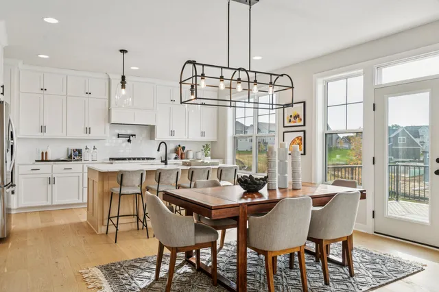 $934,750 | 5527 Scenic Loop Run, Victoria, MN 55318