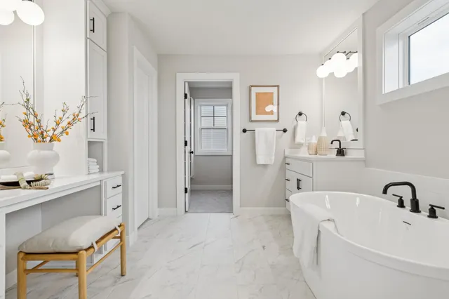 $934,750 | 5527 Scenic Loop Run, Victoria, MN 55318