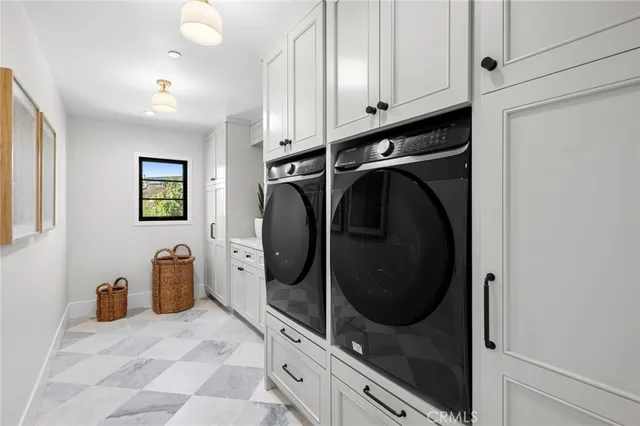 $8,199,000 | 1963 Port Edward Place, Newport Beach, CA 92660