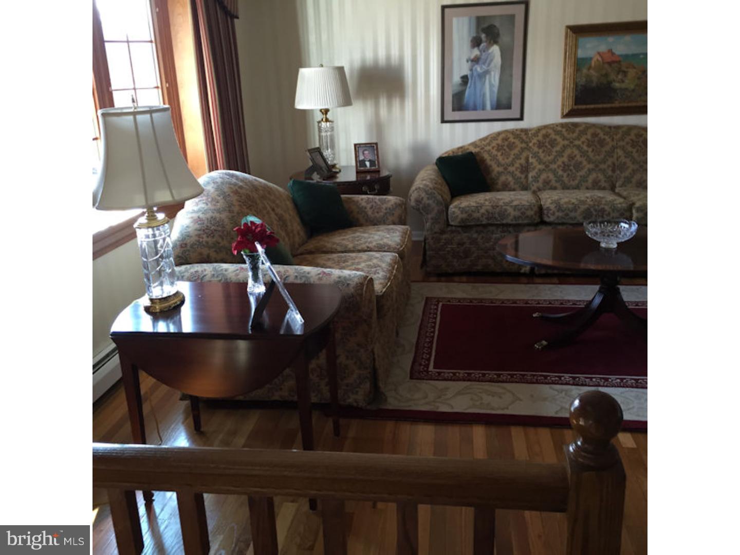 3458 Brookview Road Philadelphia, PA 19154 - Photo 8 of 20 Living Room