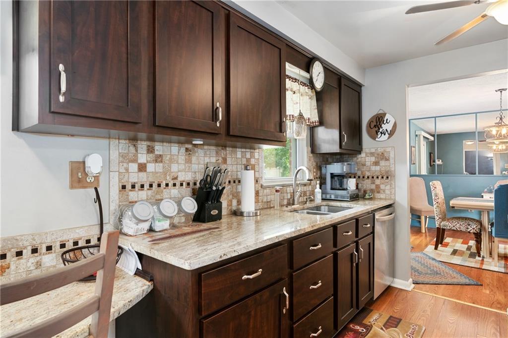 176 North Jamestown Road Coraopolis, PA 15108 - Photo 17 of 44 Warm tones and lots of cabinets combine fashion and function!