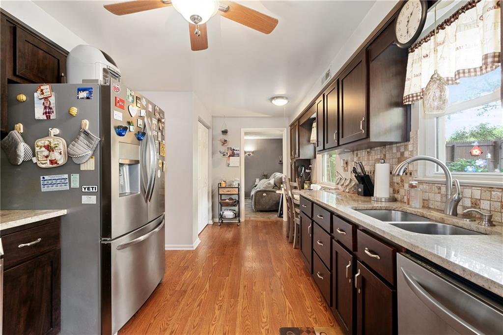 176 North Jamestown Road Coraopolis, PA 15108 - Photo 19 of 44 Gallery Image 19