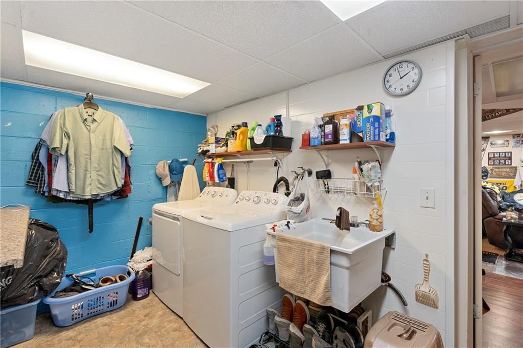 176 North Jamestown Road Coraopolis, PA 15108 - Photo 41 of 44 Lower level laundry room