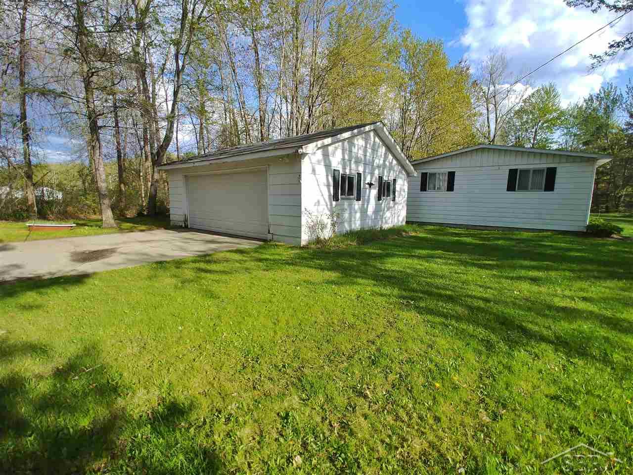 7215 South Graham Road St. Charles, MI 48655 - Photo 7 of 28 31380314-6.JPG
