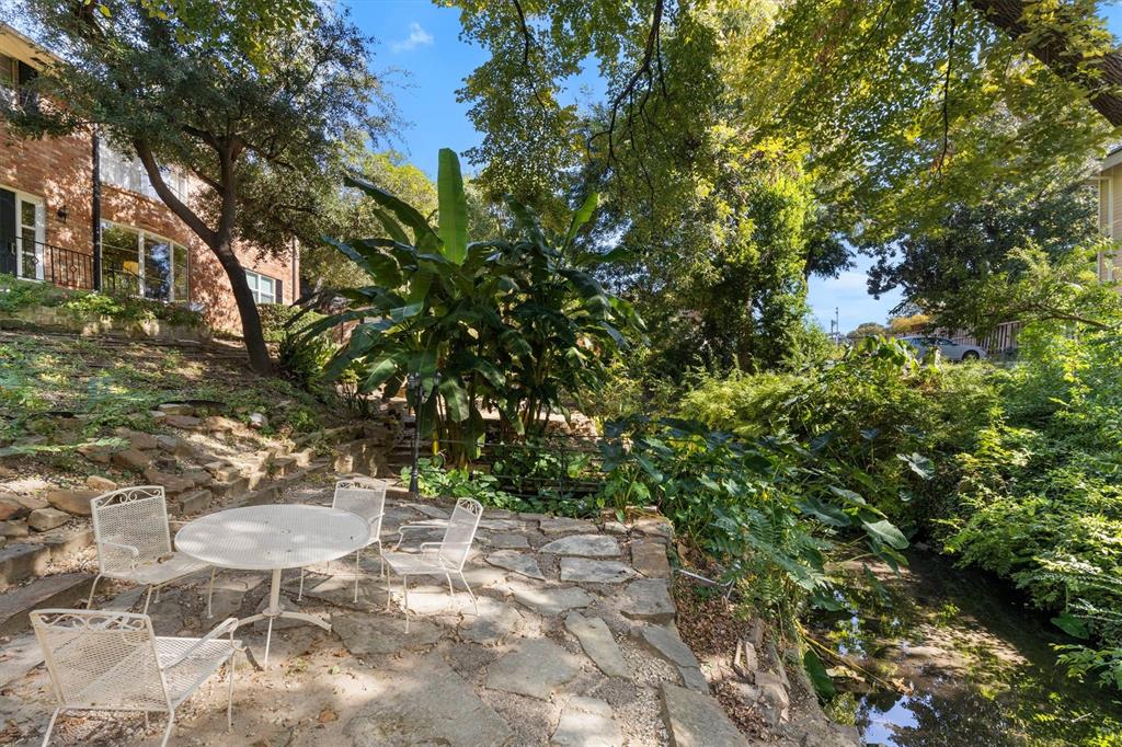 3012 Mahanna Springs Drive, Unit A Dallas, TX 75235 - Photo 25 of 29 a view of a outdoor space