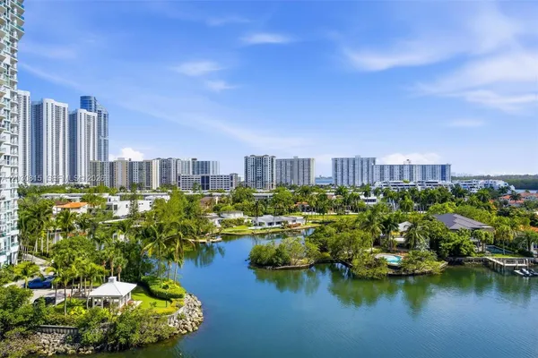 $8,800 | 330 Sunny Isles Boulevard, Unit 5708, Sunny Isles Beach, FL 33160