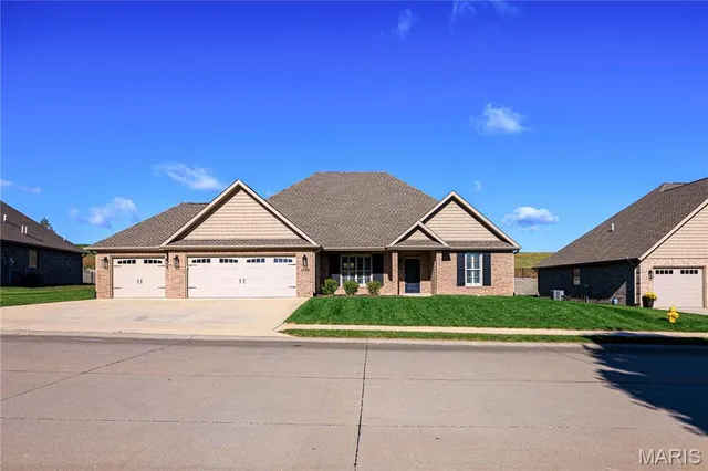 $439,000 | 1599 Helmsdale Drive, Cape Girardeau, MO 63701
