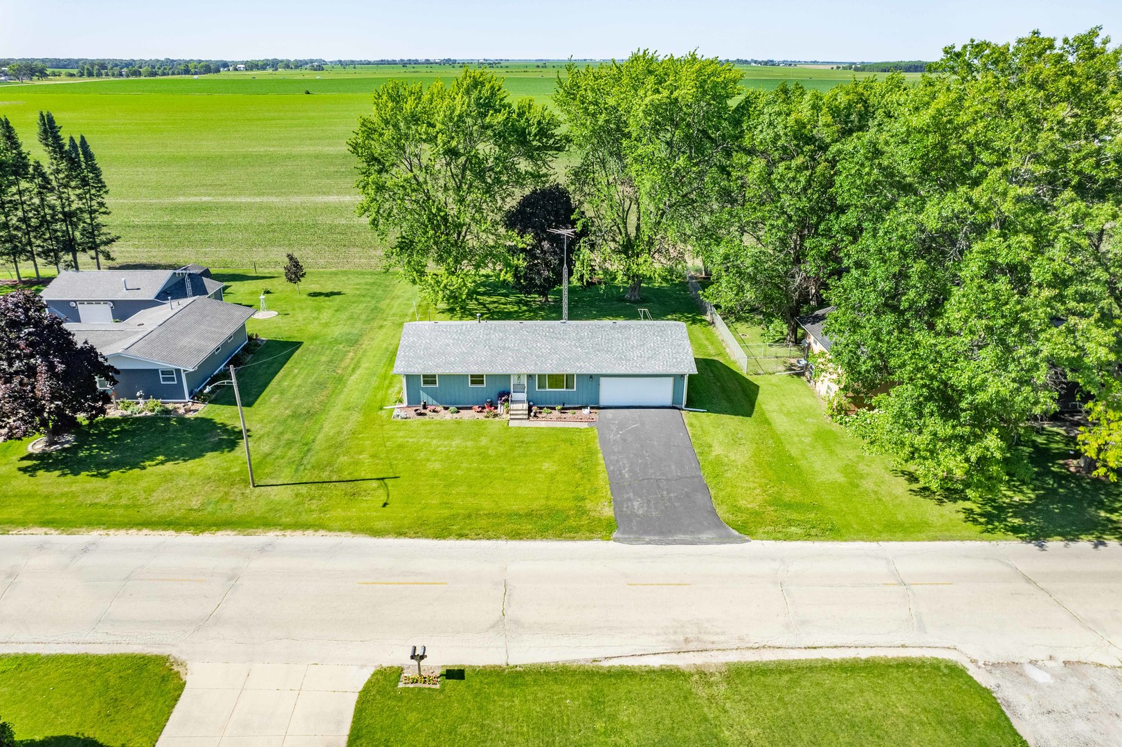 117 West Knights Road Sandwich, IL 60548 - Photo 17 of 26 Gallery Image 17