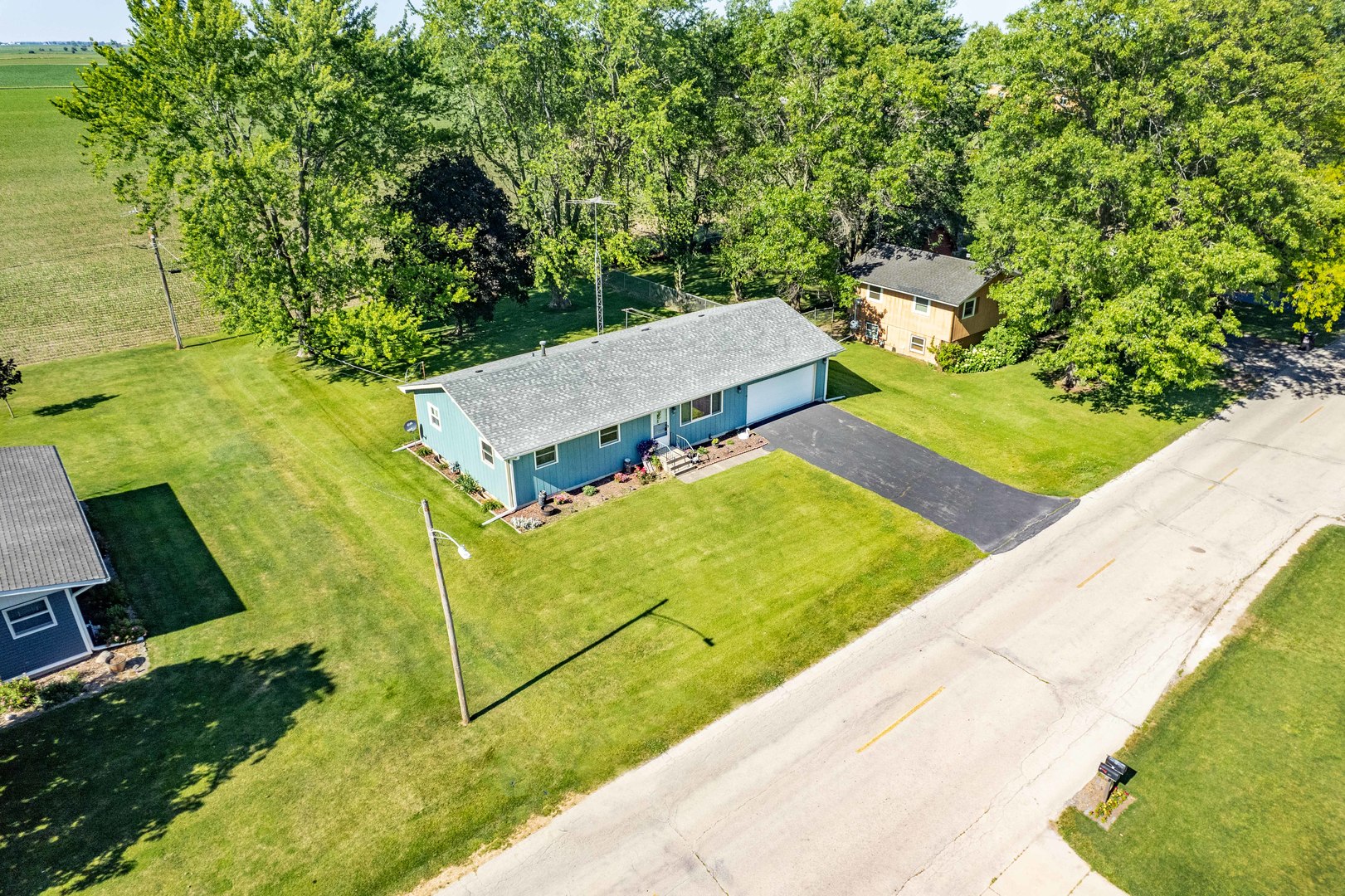 117 West Knights Road Sandwich, IL 60548 - Photo 18 of 26 Gallery Image 18