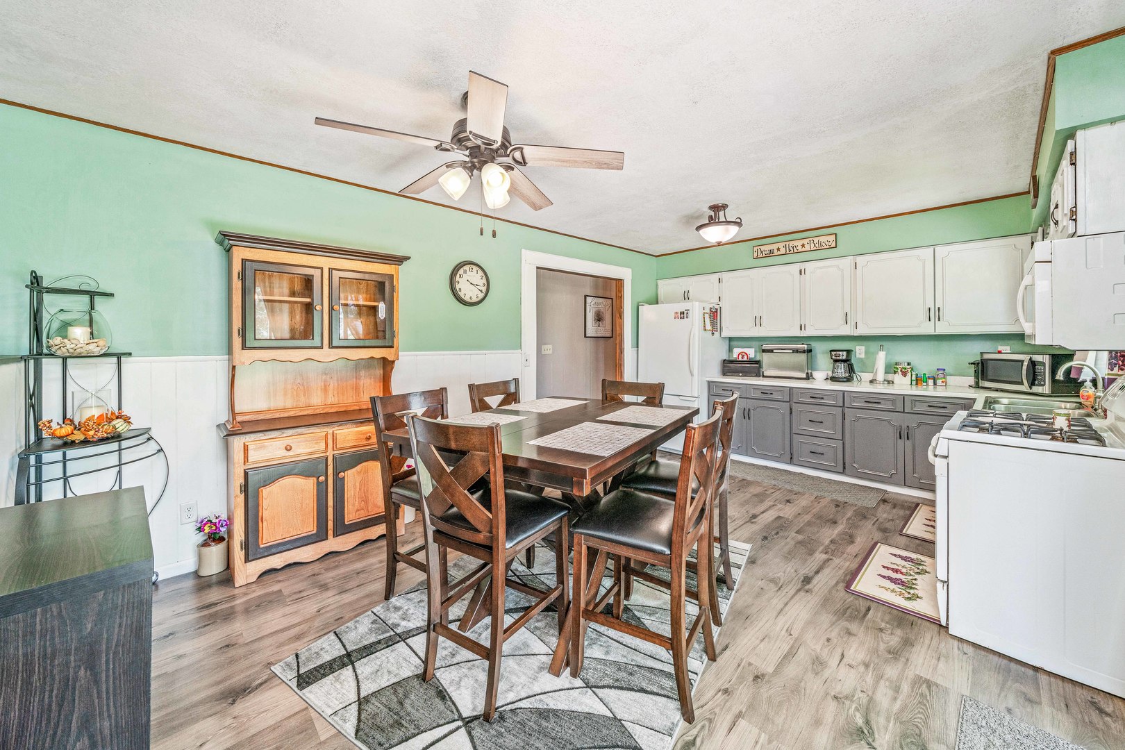 117 West Knights Road Sandwich, IL 60548 - Photo 8 of 26 Gallery Image 8