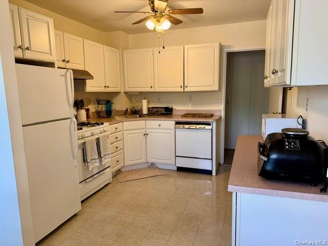 1 Lakeview Drive, Unit 40 Peekskill, NY 10566 - Photo 20 of 24 Lots of cabinets