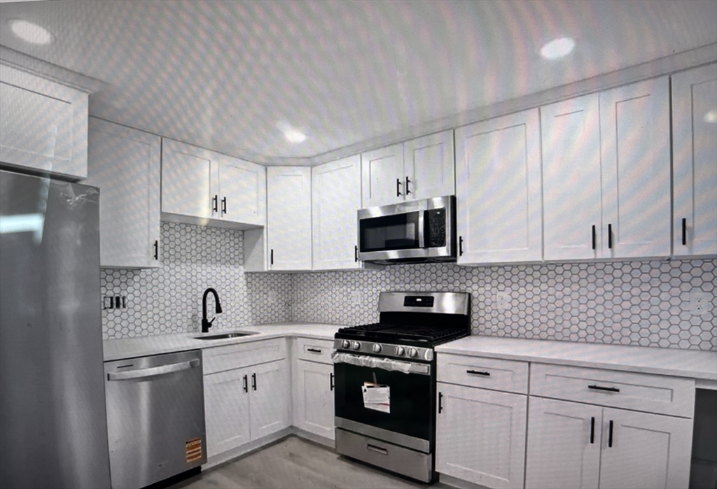 7 Fernview Avenue, Unit 7 North Andover, MA 01845 - Photo 1 of 7