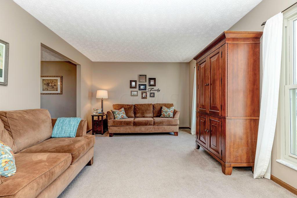 436 Barrington Ridge Pataskala, OH 43062 - Photo 5 of 62 Gallery Image 5