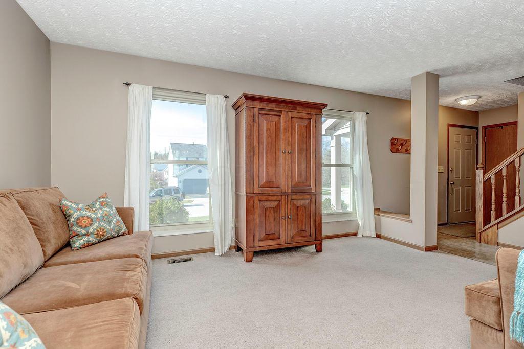 436 Barrington Ridge Pataskala, OH 43062 - Photo 8 of 62 Gallery Image 8
