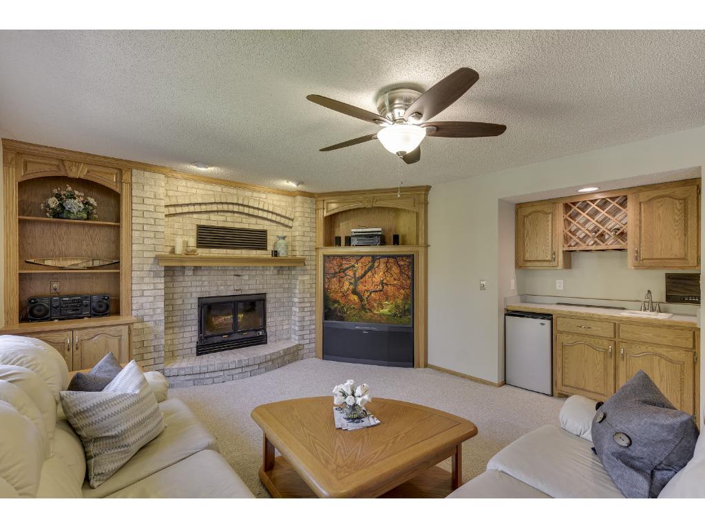 8436 Quail Hill Road Maple Grove, MN 55311 - Photo 10 of 24 Gallery Image 10