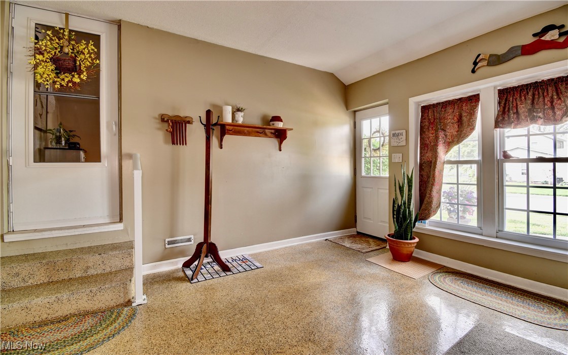 283 Everhard Road Southwest North Canton, OH 44709 - Photo 15 of 46 Gallery Image 15