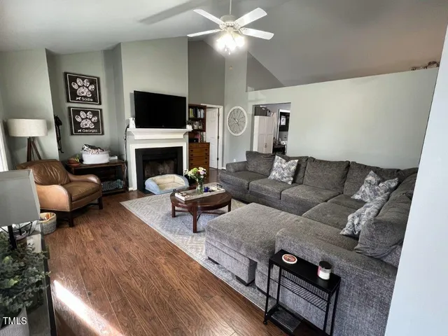 $1,990 | 712 Matney Lane, Apex, NC 27502