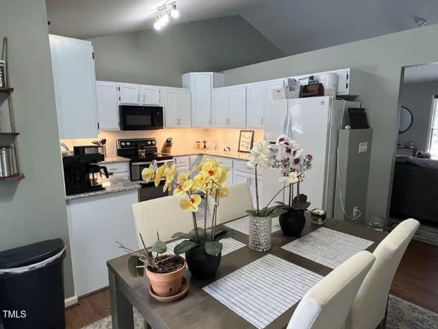 $1,990 | 712 Matney Lane, Apex, NC 27502