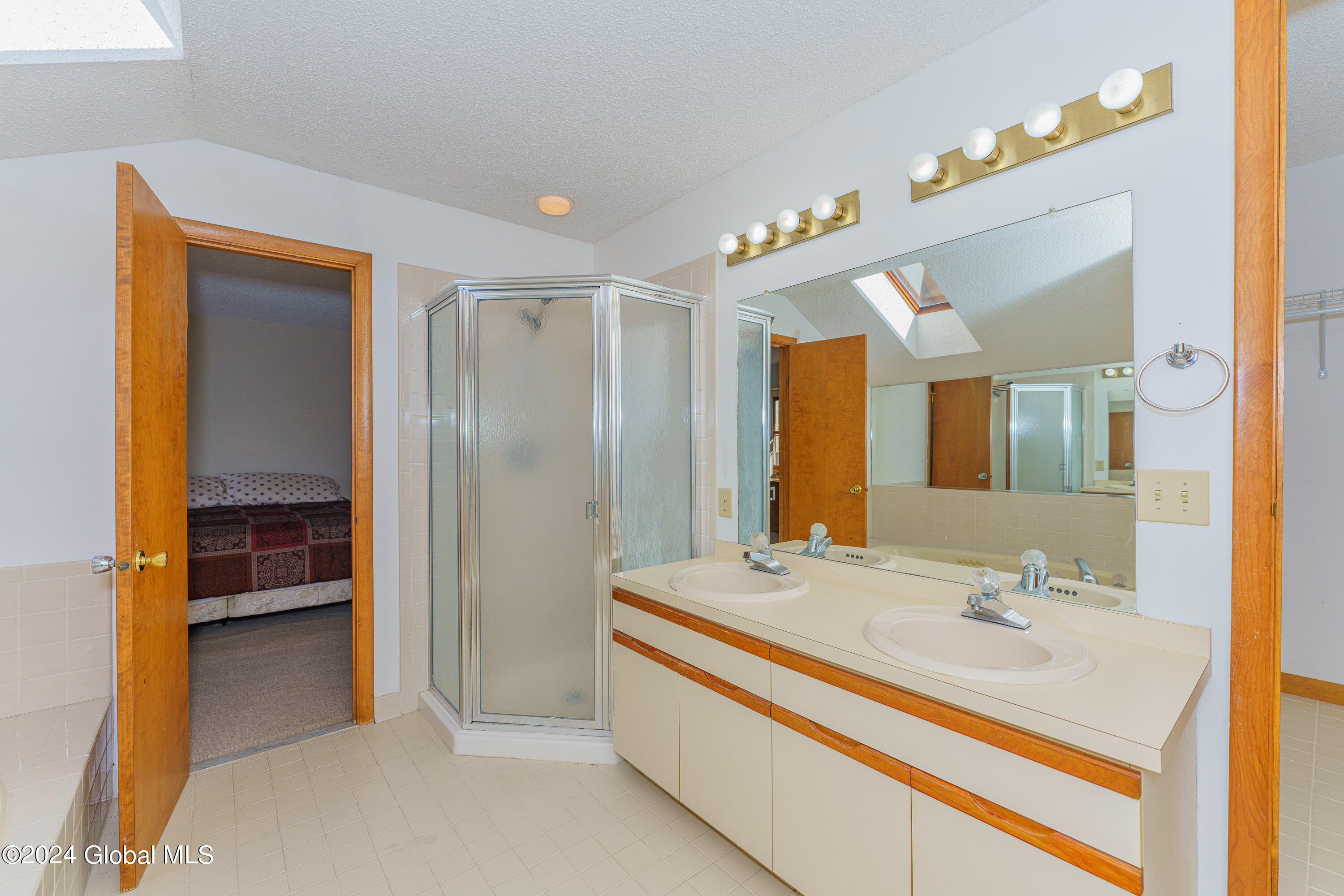 65 Harvard Road Colonie, NY 12189 - Photo 25 of 38 Primary Bath