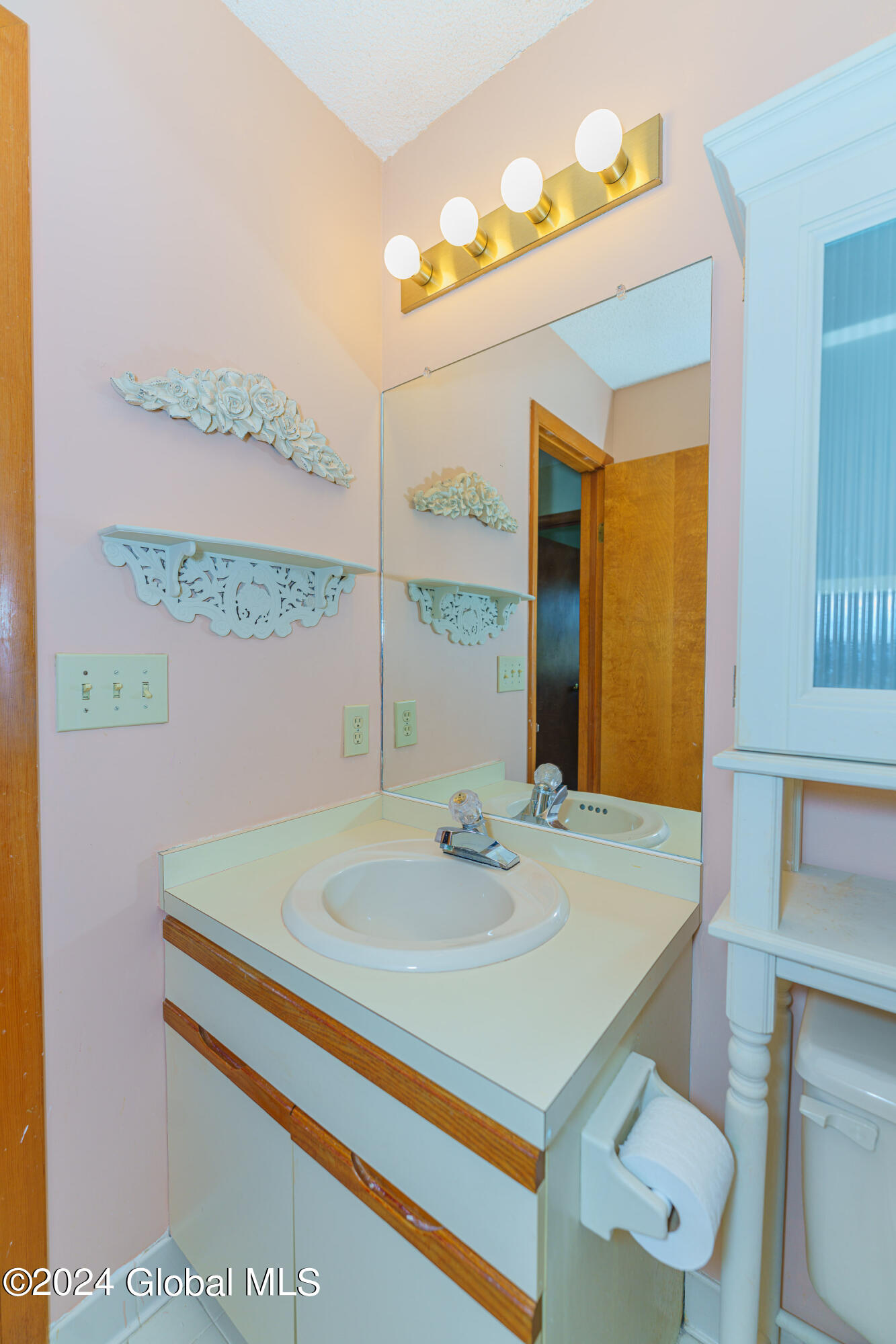 65 Harvard Road Colonie, NY 12189 - Photo 30 of 38 Bathroom 2