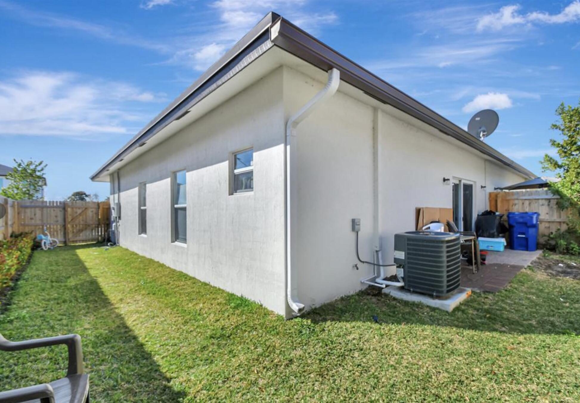 1562 West 26th Court Riviera Beach, FL 33404 - Photo 14 of 14 4