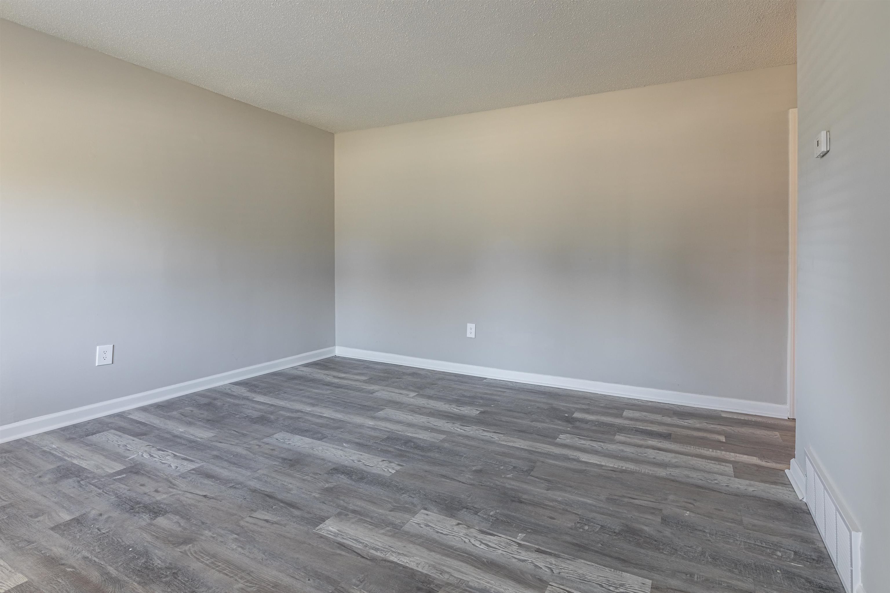 4951 Rosefield Road Memphis, TN 38118 - Photo 13 of 20 a view of an empty room