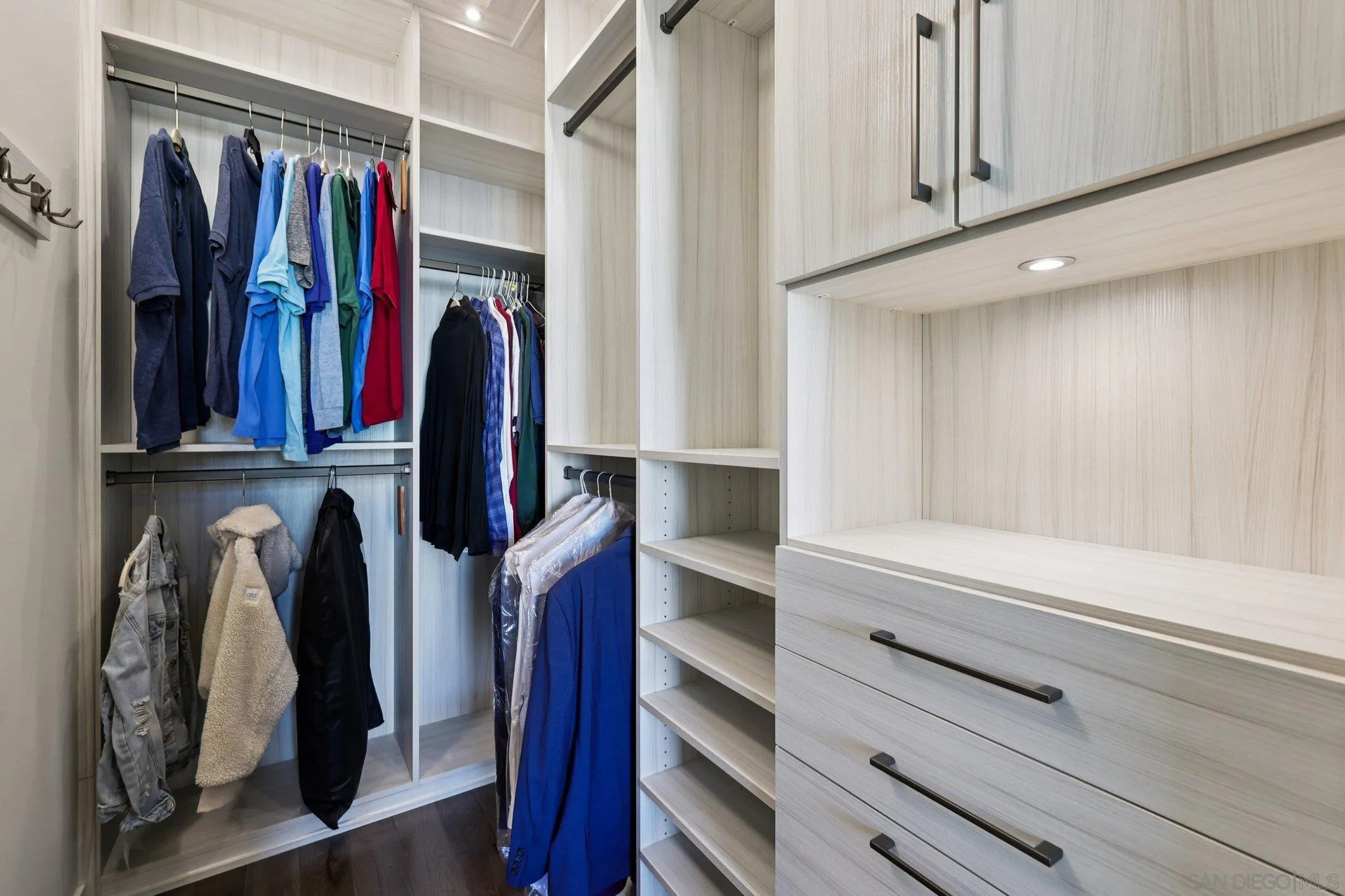 800 The Mark Lane, Unit 1203 San Diego, CA 92101 - Photo 29 of 50