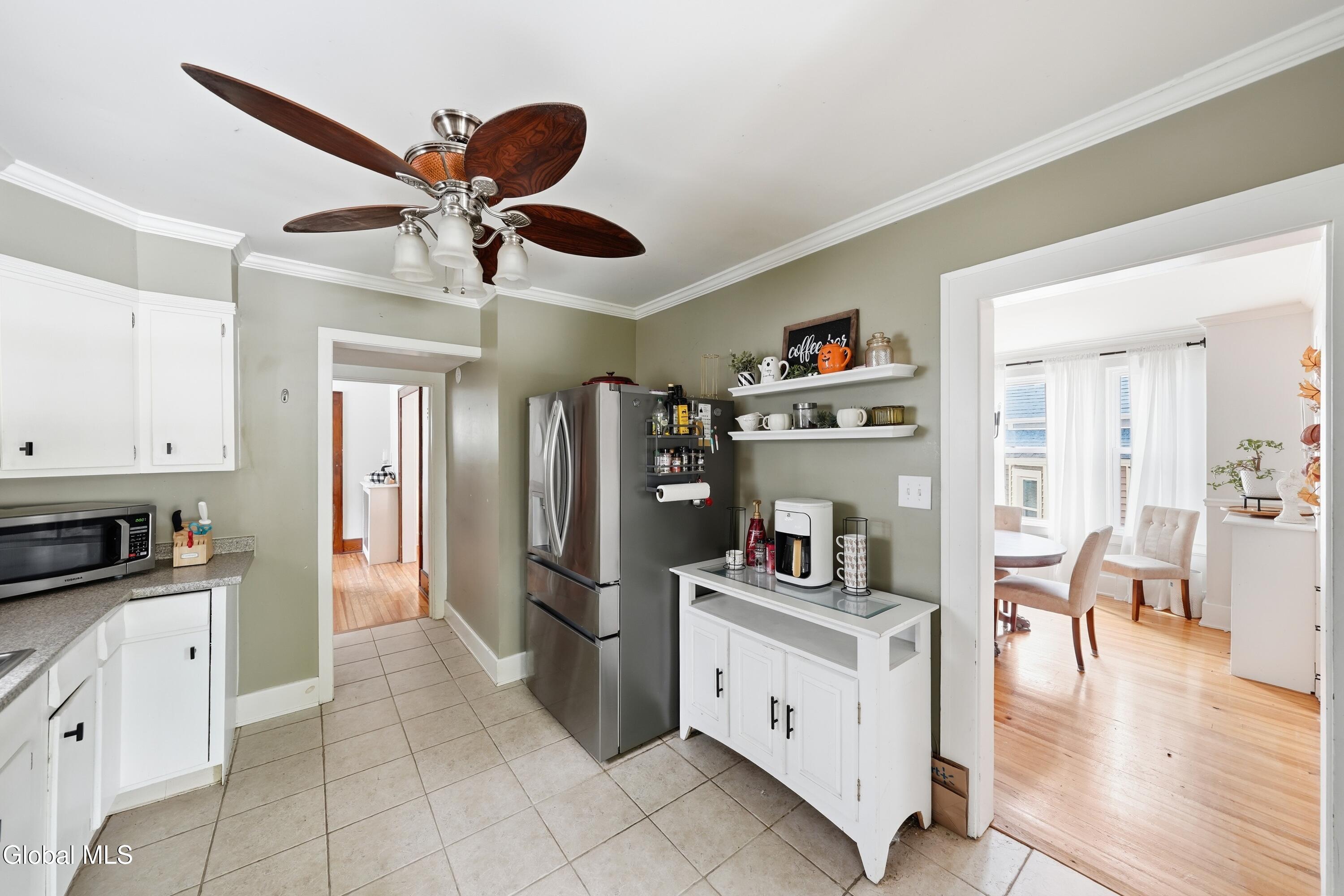 1069 Van Antwerp Road Niskayuna, NY 12309 - Photo 4 of 29 DSC06346