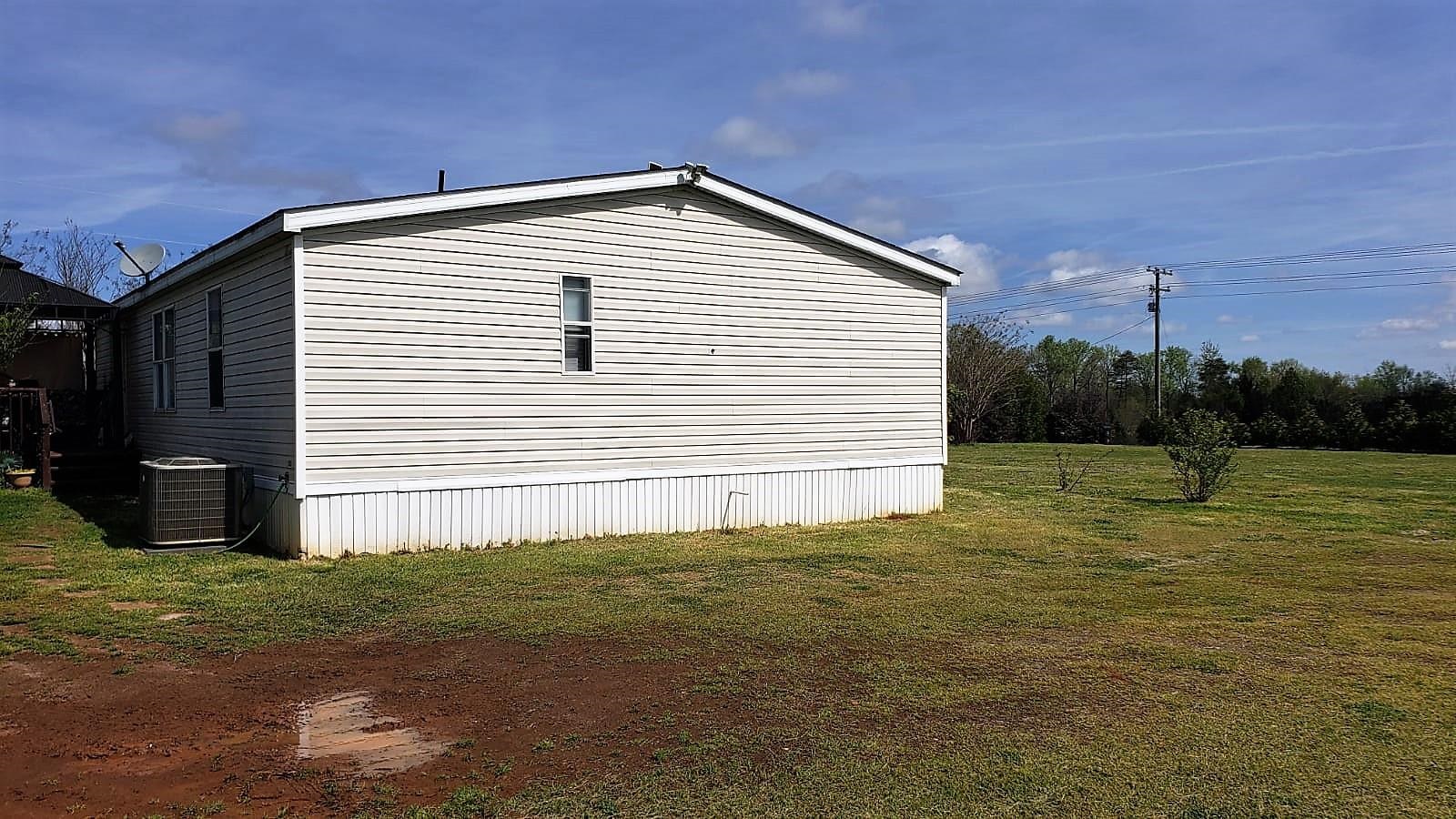 915 State Rd S-42-943 Campobello, SC 29322 - Photo 24 of 33