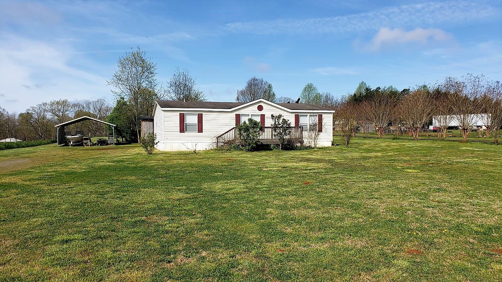 915 State Rd S-42-943 Campobello, SC 29322 - Photo 3 of 33