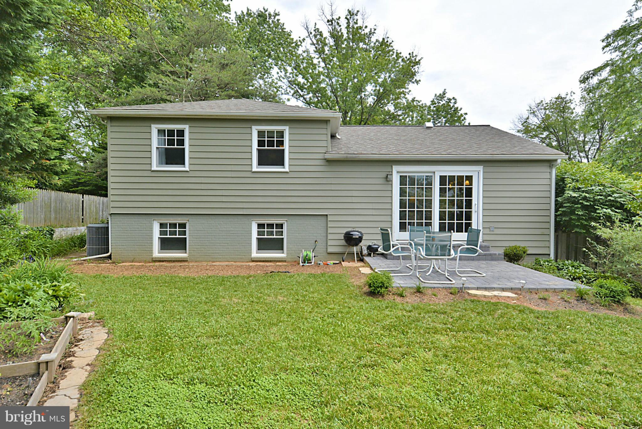 10304 Folk Street Silver Spring, MD 20902 - Photo 5 of 25 Exterior (Rear)