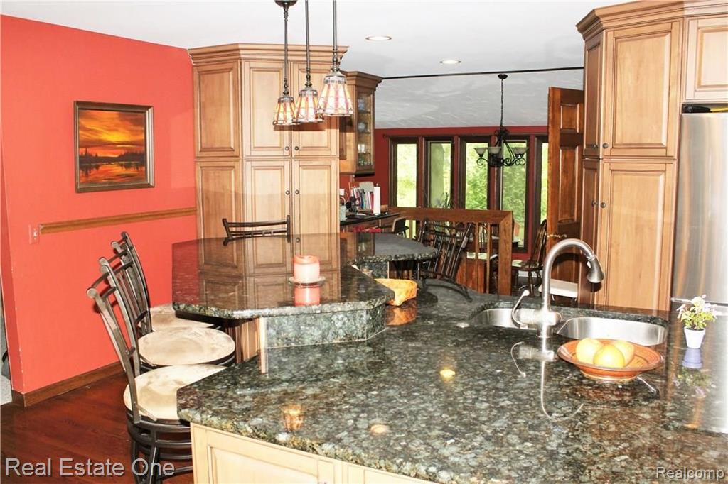 28693 Salem Road Farmington, MI 48334 - Photo 6 of 35