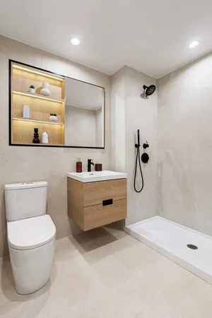 $750,000 | 25-23 Newtown Avenue, Unit 3D | Astoria