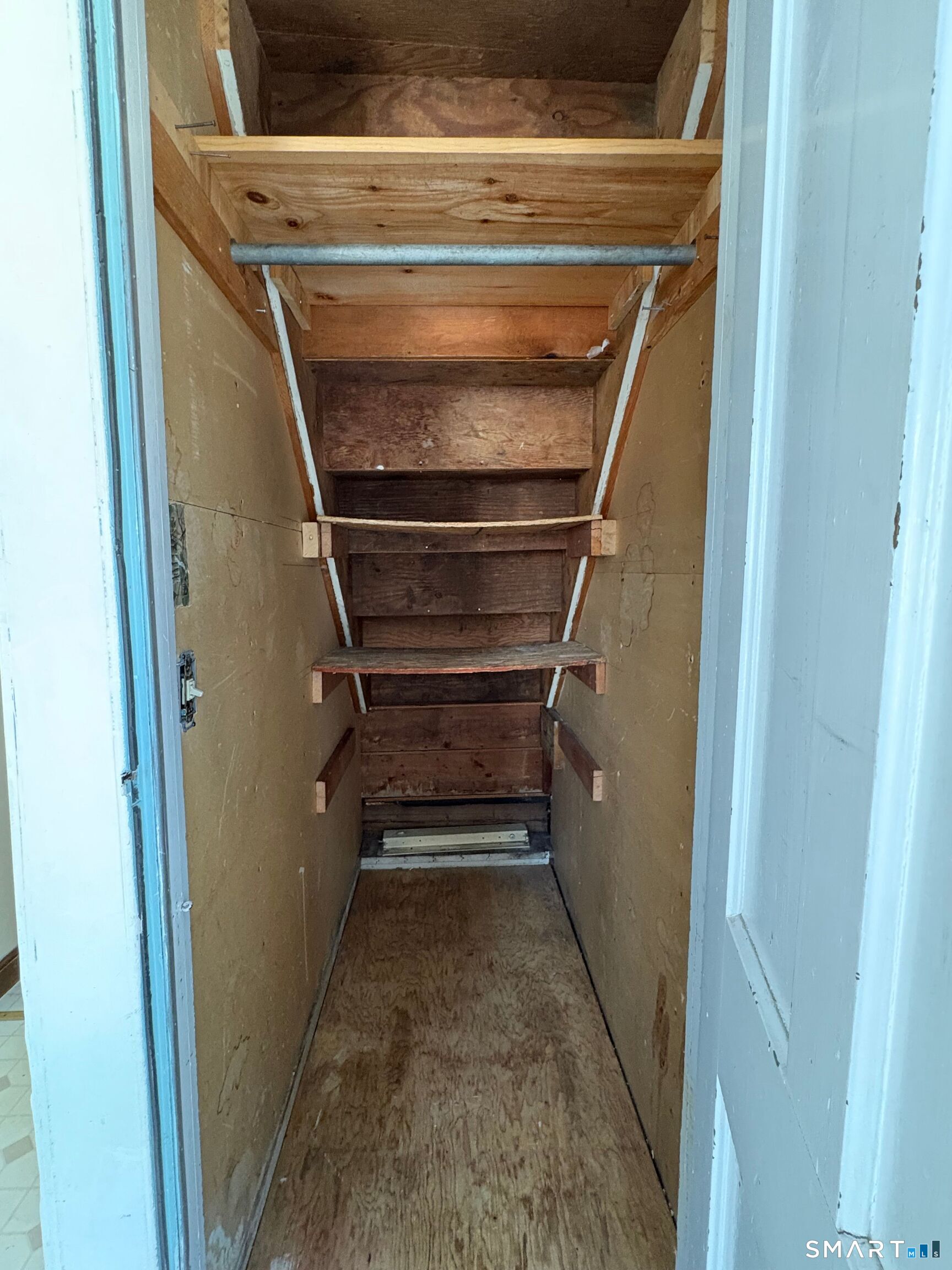 320 Chamberlain Road Middletown, CT 06457 - Photo 2 of 12