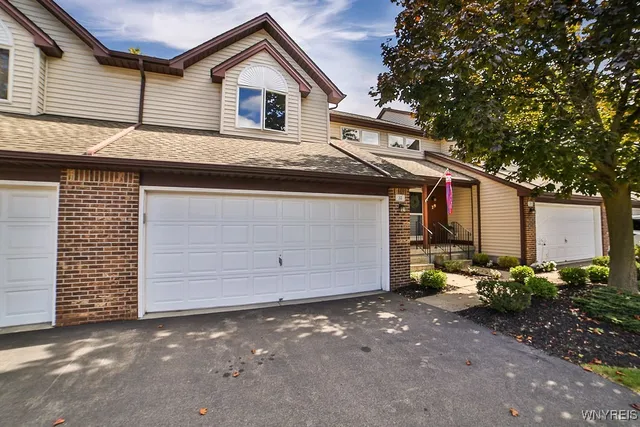 $269,000 | 31 Northwood Drive, Lancaster, NY 14043