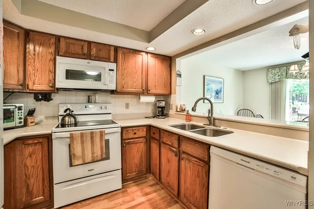 $269,000 | 31 Northwood Drive, Lancaster, NY 14043