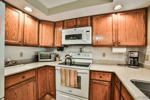 $269,000 | 31 Northwood Drive, Lancaster, NY 14043