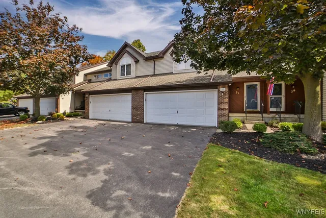$269,000 | 31 Northwood Drive, Lancaster, NY 14043