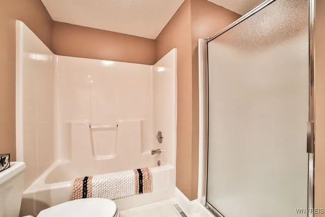 $269,000 | 31 Northwood Drive, Lancaster, NY 14043