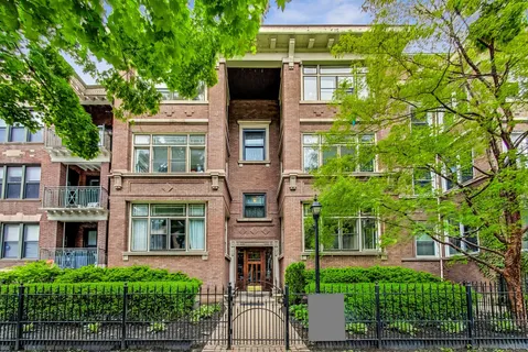 $450,000 | 5522 South Everett Avenue, Unit 1, Chicago, IL 60637