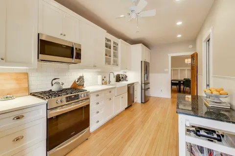 $450,000 | 5522 South Everett Avenue, Unit 1, Chicago, IL 60637