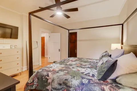 $450,000 | 5522 South Everett Avenue, Unit 1, Chicago, IL 60637