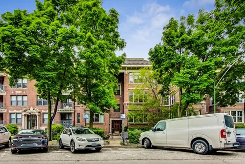 $450,000 | 5522 South Everett Avenue, Unit 1, Chicago, IL 60637