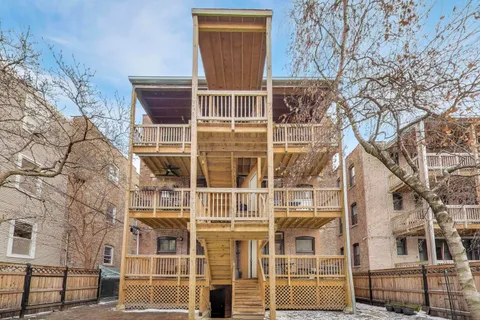 $450,000 | 5522 South Everett Avenue, Unit 1, Chicago, IL 60637